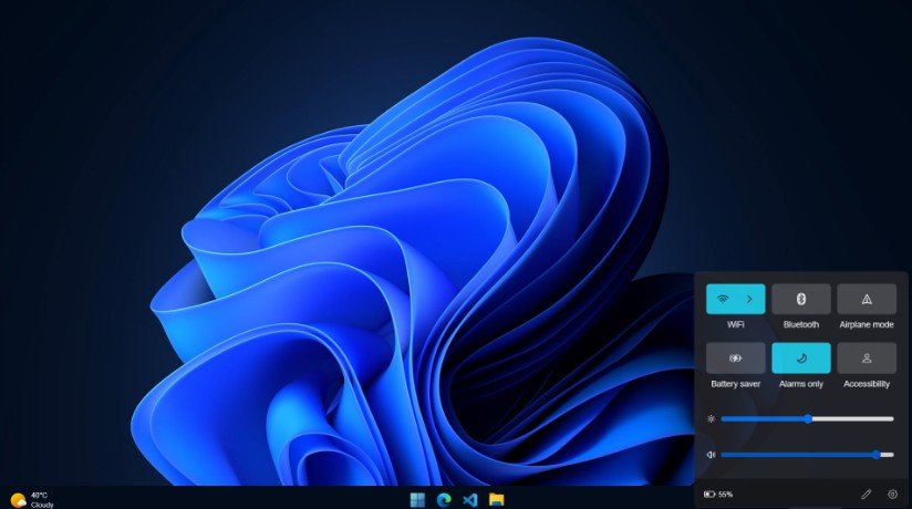 Windows 11 made using NextJS and Tailwind CSS